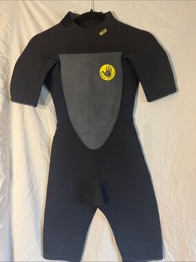 Body Glove Kids Shorty Wetsuit in Black with Yellow Logo